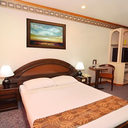 Holiday Plaza Hotel Cebu Ngoại thất bức ảnh